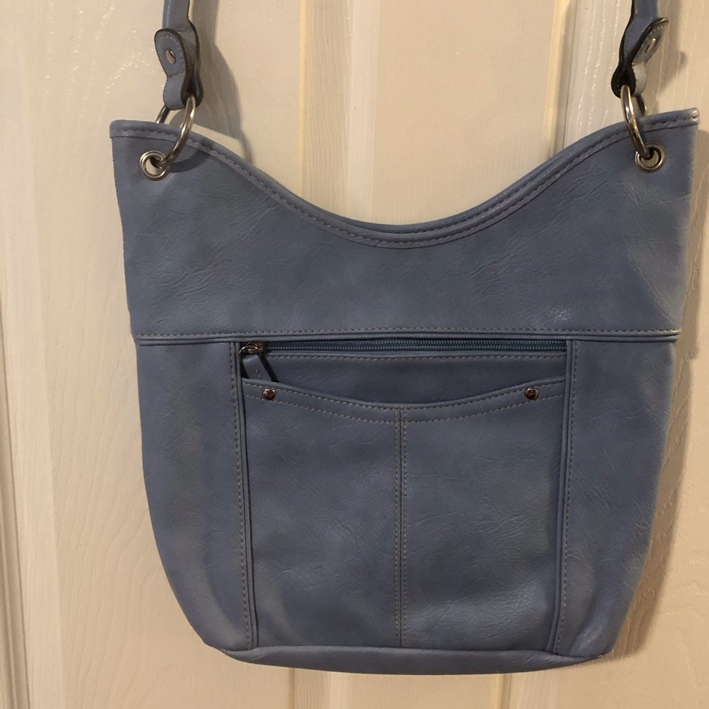 3/$20🌺Light blue Croft & Barrow purse